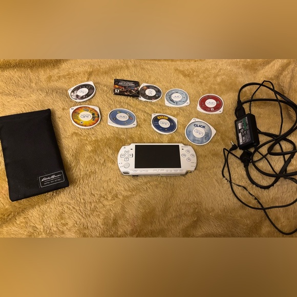 WOW**SALE**SONY PSP handheld console with 9 games - Picture 5 of 16